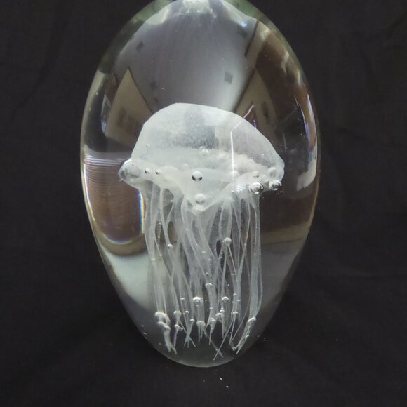 ART GLASS DYNASTY GALLERY WHITE JELLYFISH GLASS PAPER WEIGHT (NEW IN BOX) - Picture 5 of 10